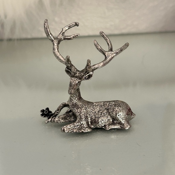 Sliver Deer Sphere Holder Only. Holds up to a size 7 sphere - Picture 3 of 6